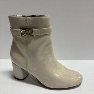 Naturalizer Women’s Lottie White Ankle Boots, Size 9.5 Wide